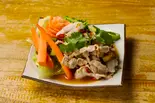 44ムー・マナオ(豚しゃぶのレモンソース和え)（タイ料理 ウライワン）