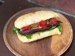 ロースト野菜とドライトマトのビーガンサンド（ブレッド マチエール）