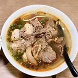 ブンボーフェスペシャル(bún bò huế đặc biệt )（SHINSEKAIYAKINIKU）