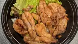 鶏モモ＆鶏せせり丼（池下ホルモンセンター）