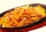 ホルモンの鉄板焼き（海鴎舫）