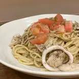 白身魚の黒オリーブソースパスタ(タプナード（湊川イタリアン ソラレ）