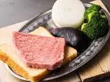特選！黒毛和牛サーロインステーキ100g（鉄板焼よしむら）