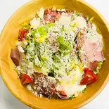 半熟卵のシーザーサラダ（Bistro和）