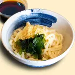 冷しぶっかけうどん(たぬき入り)（しぶそば溝の口店）