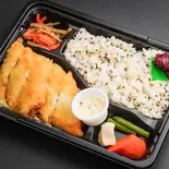白身魚のフライ 弁当（SALON AKARI）
