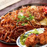 極太ホルモン焼きそば&から揚げ(3個)セット(ホルモン焼きそば おとうちゃん 黄金町店)