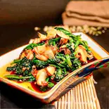 爽口菠菜螺片,ほうれん草とサザエの和え物,Spinach and Whelk Salad（麻布十川）