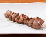 れば(串焼き豚)1本（昭和酒場 焼き鳥 新宿萬太郎）