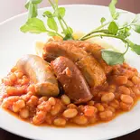 岩中豚バラ肉とフランクフルトのトマト煮込み（Bistro Vin Vin 新横浜店）
