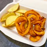 お得な揚げ物コンボ（パンとスープ。Cafe Karanos[カラノス]）