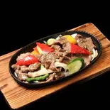 牛肉の黒胡椒鉄板焼き（友福中華料理）