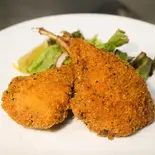仔羊肉の香草パン粉焼き（スペインバル ラ・ピカーダ・デ・トレス Spain Bar La Picada de tres）