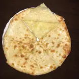 ハニーチーズナン Honey Cheese Naan（インド＆ネパールレストランキーラン大東店）