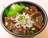 漬けかつおシラス丼⭐︎味ぽん付き(116)（魚丼 北千住本店）