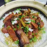 四川腊肉香肠剁椒饭(燻製チャーシューとマーラーソーセージ丼)（友誼食府）