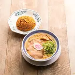 サバ豚骨らーめん+半やきめし（元祖 吉田商店）