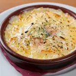 サーモンとじゃがいものグラタン（一方美人）