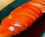 トマトスライス - 新鮮なトマトのシンプルな味わいがたまらない（たんや沖縄たんたん）