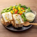 米粉パンのサンドイッチプレート（【オーガニックと米粉のお店】chou chou me cafe/sakabar）
