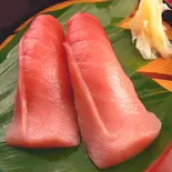 中とろ2個(黒酢の寿司京山)