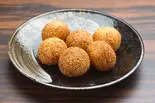 ごま団子(3個)（孫ちゃん上海焼き小籠包 高円寺店）