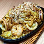ミックス焼きそば大盛り（たべ呑み屋 じゅじゅ）