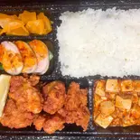 鶏肉の唐揚げ弁当【炸鶏塊弁当】(中国東北家郷料理永利 豊洲駅前店(1号店))