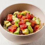 B2|アボカドまぐろ丼 Avocado and Tuna bowl(醤油をかけない海鮮丼 うみさち 三田店)