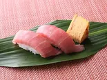 本まぐろ2貫盛り(柿家すし 神田店)