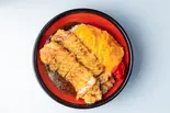 ダブルオムロースカツカレー	Double omelette pork katsu curry and rice（チキンカツカレー専門店けんちゃんカレー 中野店）