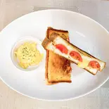トマトとグリルドチーズサンド(マスタードオニオン付き)(スープとグリルドチーズサンドのフェリチタ)