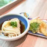 天ぷらセット ※おうどんの種類を選べる1番人気メニュー。（本格手打もり家東京店）