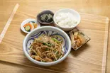 和牛ホルモン炒め定食（たけぶち）