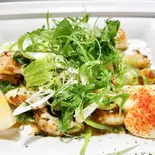イカと青ねぎのガーリック鉄板焼（ごっつい 下高井戸店）