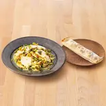 101.桜姫鶏と高菜のピリ辛おだしパスタ<ベーコンのトマトスティックピザ付き>（鎌倉パスタ 名古屋パルコ店）