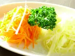 "拌双丝〜ジャガイモとニンジンのさっぱり和え〜 "（西安刀削麺酒楼 本店）