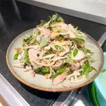鶏肉のサラダ( Nộm Gà)（ベトナム料理モク屋木場店）