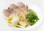 塩豚骨白菜ら～めん（醤油豚骨ら〜めん小松）