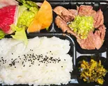 さっぱりジューシー！ネギ塩だれ炙りラムタン弁当(2頭分)（ラムしゃぶ金の目 六本木店）