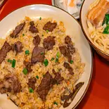 ビーフ炒飯 半そばセット（そば家 鶴小 壺川店）