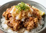 若鳥の唐揚げ丼(おろしポン酢)(二代目わんぴーす酒場)