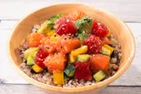 マグロとサーモンの和風わさび醤油ポキ（十五穀米のヘルシーポキ丼の店 Poke Poke 天下茶屋店）