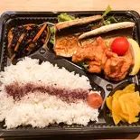 【人気No2】サバと唐揚げ弁当(ごはん180g、サバ2枚、唐揚げ2個)（旬彩鮮魚そざいや）