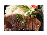 牛サーロインステーキ丼（Parlor＆Bar Konchiwa）