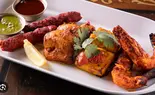 フライミックス (Fried Mix; vegetable pakoras & cheese pakoras)(アナム本格インド料理)