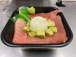 まぐろアボカドユッケ丼（武蔵 丼丸 市が尾店）