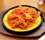 鉄板ナポリタン（【鉄板ナポリタンとカレー】梅の奧）