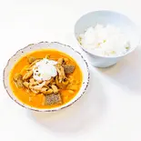 旨辛もつ煮丼（やみつきもつ煮屋92 京町店）