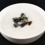 ピータンおかゆ(中華料理錦楽軒)